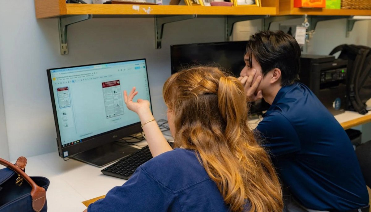 Trinity_U's tweet photo. Caroline Westbrook ’28 came to Trinity with the full-tuition Semmes Distinguished Scholarship in Science, unsure where her research path would lead. Now she’s studying the neural circuitry underlying addiction in a faculty-mentored neuroscience lab. https://t.co/zZSSUCV00g https://t.co/blvlAPOIE7