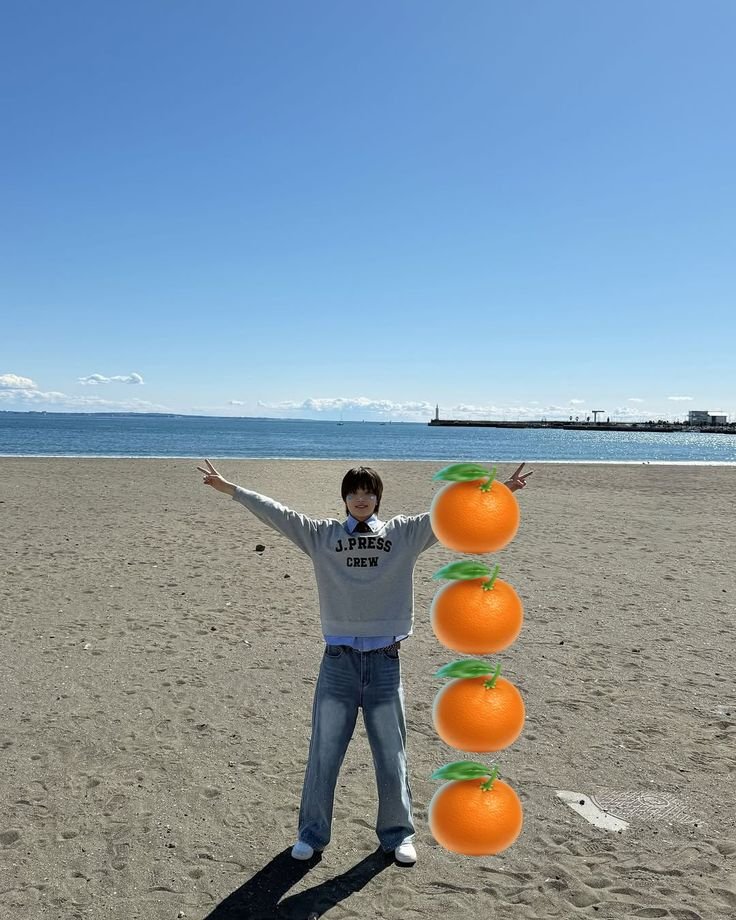 egoloser's tweet photo. เกมตอบคำถามเล่น ๆ ครับ ——— รูปนี้ถ่ายที่ริมหาด ให้ทายว่าผมสูงเท่าไหร่ (100 คะแนน) https://t.co/RsGaibqKeS