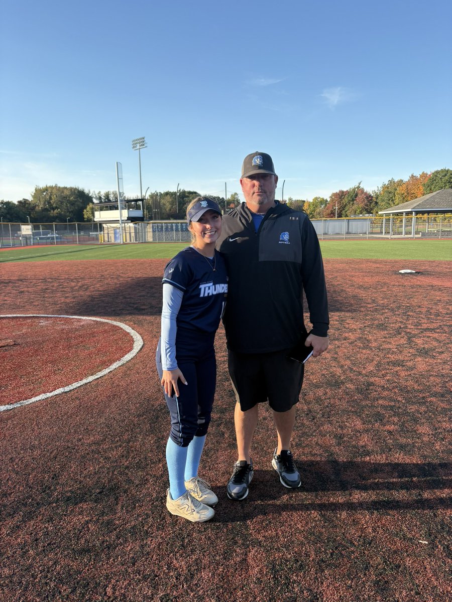 MackRoberts2028's tweet photo. Thank you @CCSUsoftball for hosting an awesome camp! I loved competing against great talent and grateful to learn from the coaches! Thank you to the coaching staff and player! Go Blue Devils!
@PtrckHldn 
@CoachGleason 
@RITG_18U https://t.co/IK3LLUxcVH