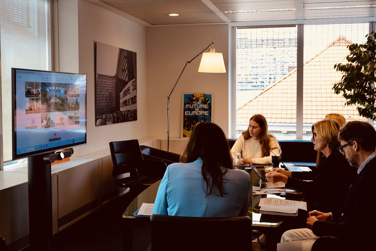 PiaAhrenkilde's tweet photo. Delighted, together with Mario Nava DG @EU_Social, to engage with Canadian partners today to prepare closer people-to-people links: deeper Erasmus+ cooperation, expanding opportunities for students, workers, young people across the Atlantic…& more!
#StrongerTogether #SOTEU 🇪🇺🇨🇦 https://t.co/udfFiOxRsh