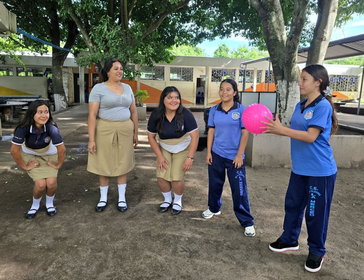 AMAESsv's tweet photo. Abordamos los movimientos de cámara y algunas claves para mejorar la captura de imágenes sobre las problemáticas ambientales que afectan a sus comunidades.🌱

@BoellStiftung @Misereor https://t.co/QuQI2ZvbYo