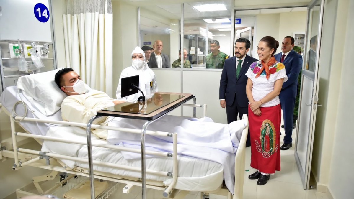 archiduquecdmx's tweet photo. @PFifiona jajajaja ta re loca la ama de llaves de Palacio N.

Y dice que va a ir a los hospitales a revisar que está pasando...¿tons para que está el menso de Zoé?
De todos modos ya le ahorré el viaje y le fué requete bien, los 120 hospitales que visitó están al 98.9% en sus almacenes https://t.co/KYTyMHpmCe