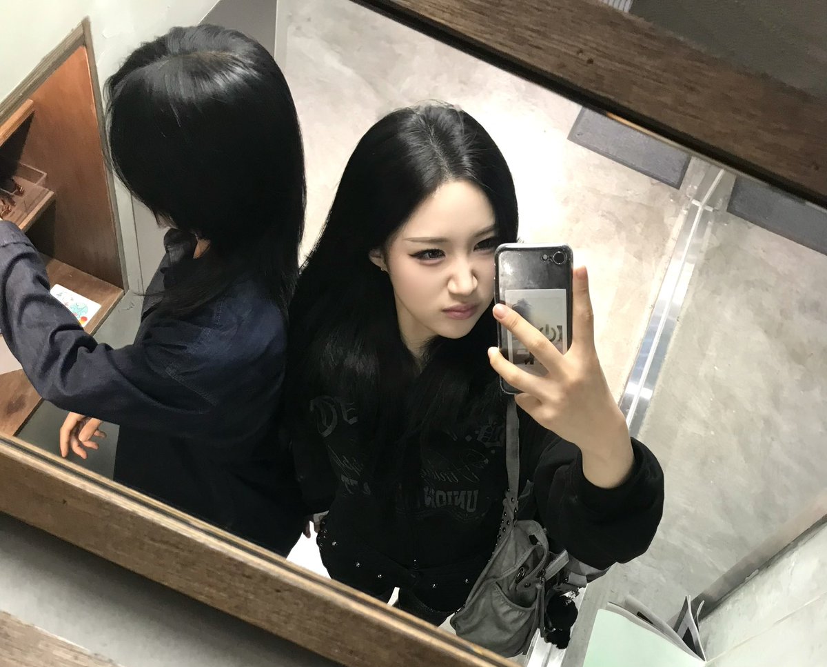 pr0jectsun's tweet photo. gf ♡ 나 https://t.co/tqaDx2b7gv