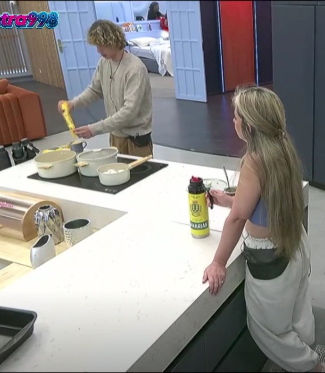 ysabelasi's tweet photo. El hombre que cocina  es todo.🤍
#granhermanouy Juan Martin https://t.co/XIiIHmuKKX
