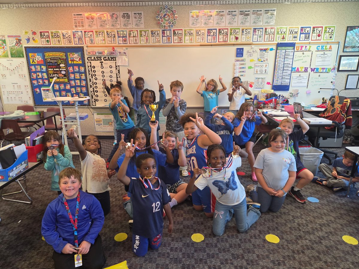 MSDDecatur's tweet photo. 2nd grade is reading and learning about Ancient Greek Civilization through the Core Knowledge Language Arts curriculum. Gold Academy held their own Olympic games to celebrate and experience their learning! Congrats to Mr. Sullivan’s class on their victory!
#DecaturProud https://t.co/tztiAnc6aV