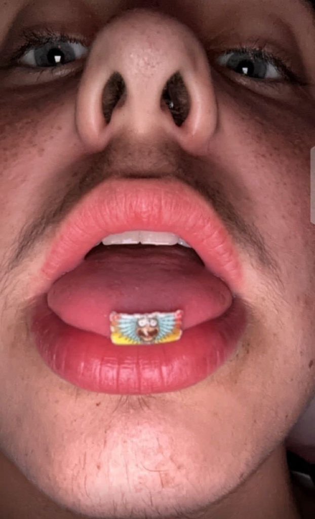 TurtleboxD2oji's tweet photo. Lemon Tek? Anyone familiar with this method.

I’m trying to figure out how much weight to put inside the lemonade.  Maybe 7 grams.  From what I understand I don’t need to drink as much as I would eat. Hoping for some feedback 🙏

What was your first acid trip like?
#drugtwt #lsd https://t.co/QgUUTG7TFa