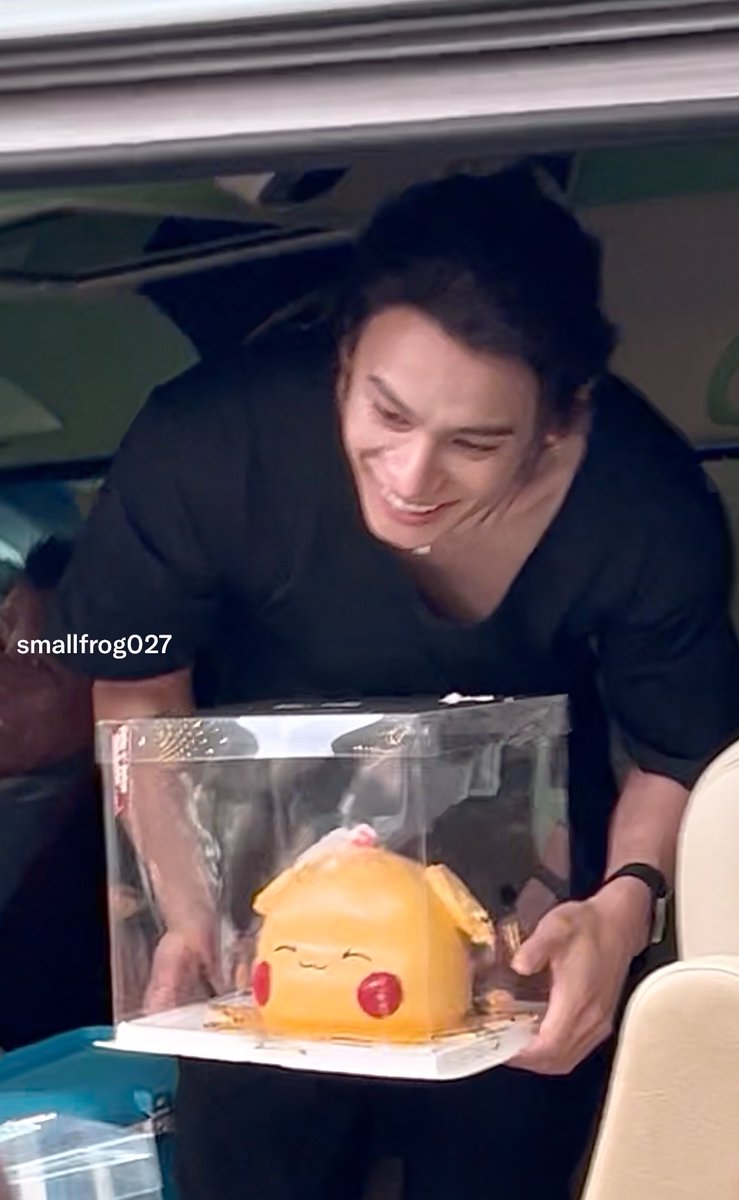 smallfrog027's tweet photo. เค้กชิ้นพิเศษ…ซ้อดูแลเป็นอย่างดีสฺดๆๆ 😂🤭😻☀️💖🐶🥥🌈🍰🎁
#Bankartit https://t.co/DFaF4udcVH
