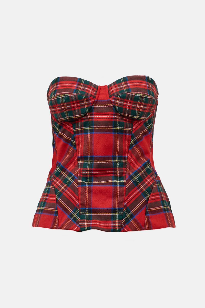dailyroan's tweet photo. chappell roan wearing a vintage dolce &amp; gabanna tartan bustier for the ‘expectations’ remix ⋆.˚⟡ ࣪ ˖ https://t.co/vzPxcCs9kD