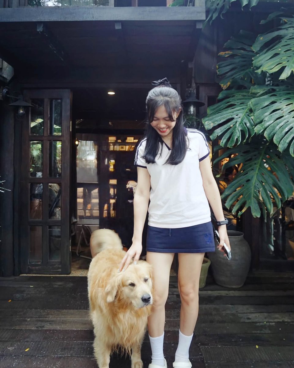 loida79424354's tweet photo. Nghe nói những người yêu chó là những người sống tình cảm lắm ớ... 😌 https://t.co/m80j1wWDTZ