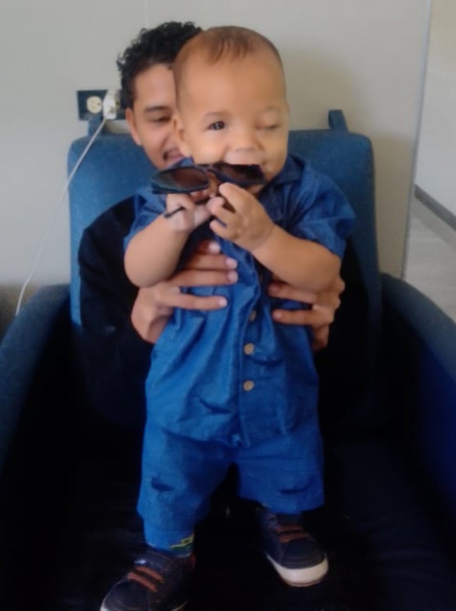 MamaLisVzla's tweet photo. Tengo 2 bebés en espera para sus campañas, Eidan de 14 meses y Ares de 7, los 2 diagnosticados con retinoblastoma, y necesitando prótesis. Cada prótesis tiene un costo de $1750, la meta es fuerte y sé que les vamos a conseguir sus prótesis, pero antes tengo que terminar con la campaña de Samuelito que está estancada 🙏🏻🎗️
Todos son bebés y nos necesitan. 
@jfais20