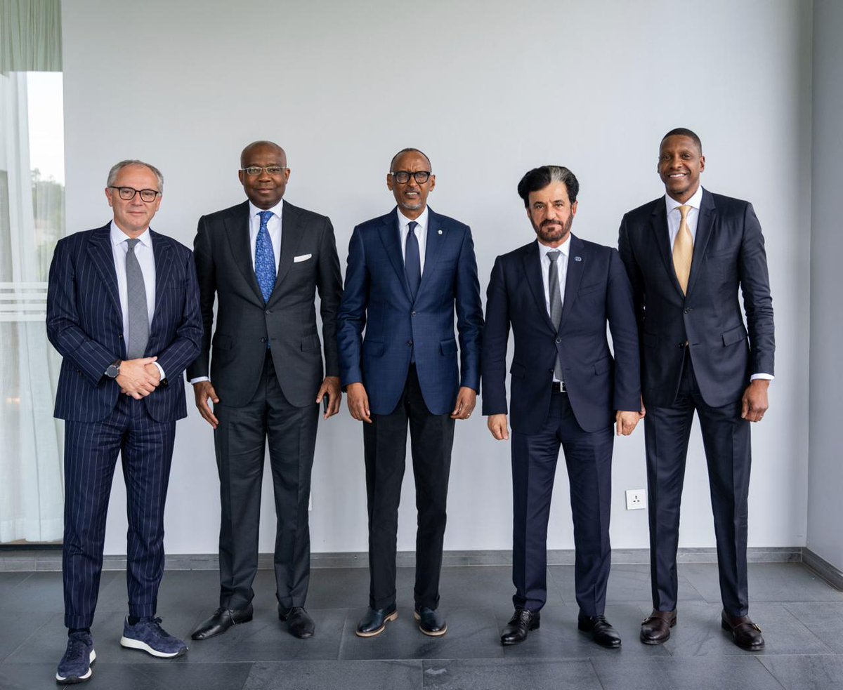 UrugwiroVillage's tweet photo. This afternoon, following the announcement of the Formula 1 African Grand Prix to take place in Rwanda, President Kagame and First Lady Jeannette Kagame hosted a luncheon, where they were joined by @fia President Mohammed Ben Sulayem, @F1 President Stefano Domenicali, key private sector leaders on the continent and partners from the motorsports community.
