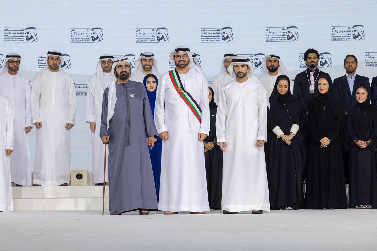 HamdanMohammed's tweet photo. وفي ملتقى محمد بن راشد للقادة .. تم اليوم تكريم أخي محمد القرقاوي بوشاح صاحب السمو الشيخ محمد بن راشد آل مكتوم  .. تكريم مستحق لشخصية وطنية مخلصة لقيادتها.. متفانية في خدمة بلادها .. 

محمد القرقاوي أحد القيادات الذين عملوا على مدى ثلاثة عقود على ترجمة رؤية وتوجيهات صاحب السمو الشيخ محمد بن راشد على أرض الواقع . وأشرف على الكثير من المشاريع الوطنية الناجحة ونجح في تخريج كفاءات وكوادر وطنية شابة في دولة الإمارات . 
تستاهل الناموس يا بو سعيد .