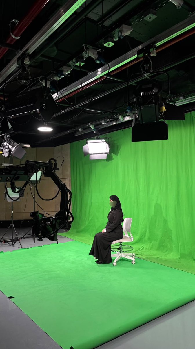 hadeelsby's tweet photo. لقطات من زيارتي لاستديوهات جامعة الملك خالد 📸🎥
من أمتع الزيارات وأكررها قريبا بأذن الله 
@kkueduksa https://t.co/EQ0I5s9mgT