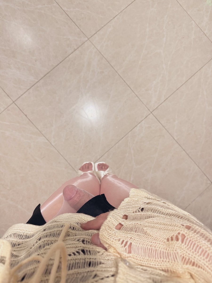 LMenwei's tweet photo. 在家玩不如出���（嫌冷加一条白丝版）
#伪娘 #南京伪娘 #丝袜 https://t.co/0MQTIbUl9x