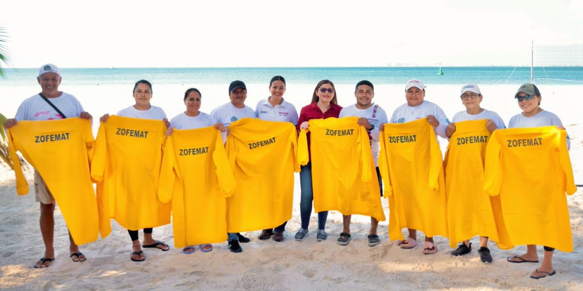 radioturquesa's tweet photo. Isla del Mar Magaña López reconoce labor de trabajadores de Zofemat y entrega impermeables ante temporada de lluvias. La encargada del despacho de la Presidencia Municipal destacó que el personal recibe constantemente uniformes, herramientas y equipo para realizar sus labores en mejores condiciones.
https://t.co/M6xPEAwEvp