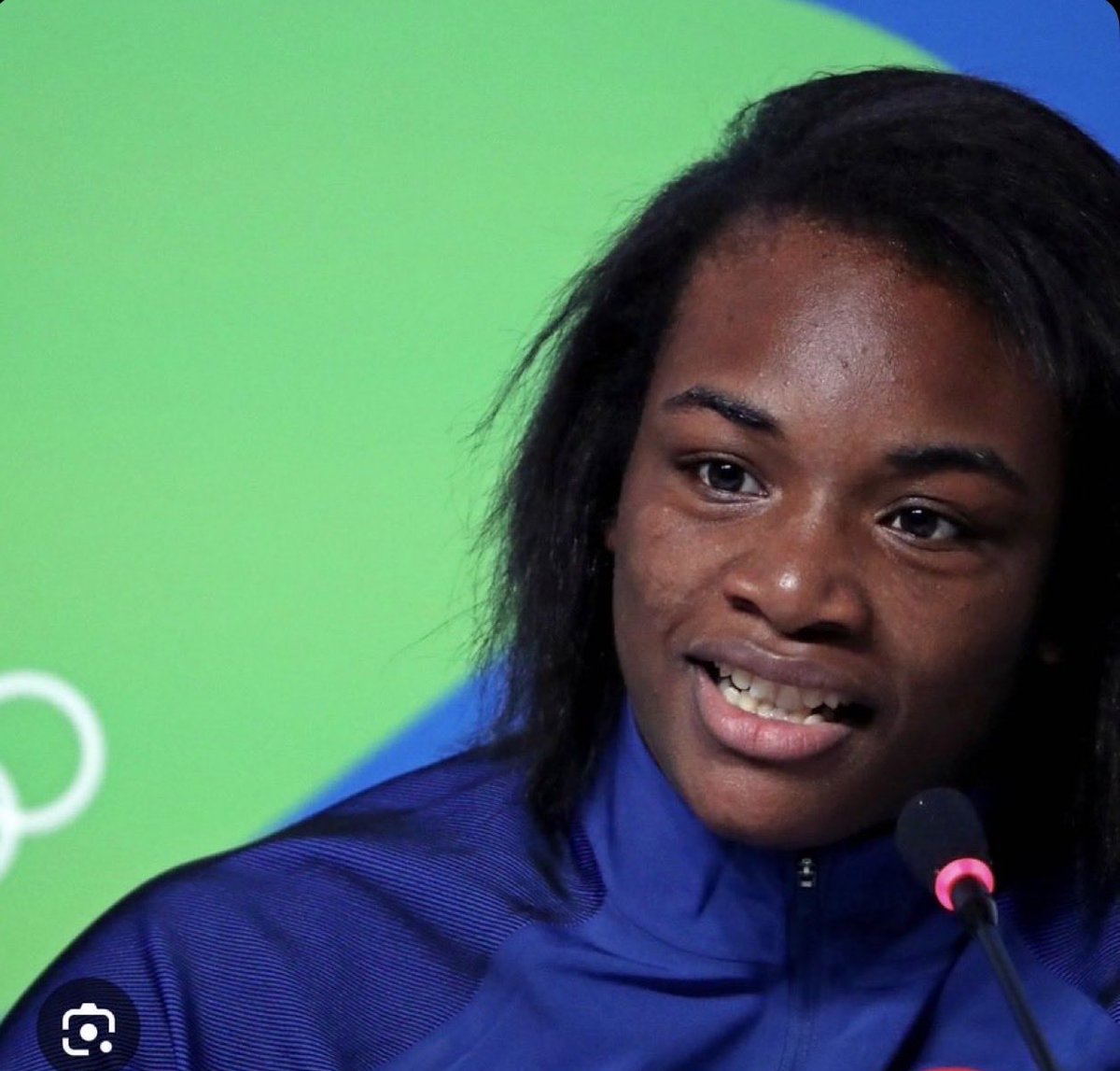 OneTrueLove19's tweet photo. @Claressashields @WiseBlackQueen IT MEANS U DO EVERYTHING REM DO U UGLY COPYCAT YOU 😂 https://t.co/TqBi3voEUo
