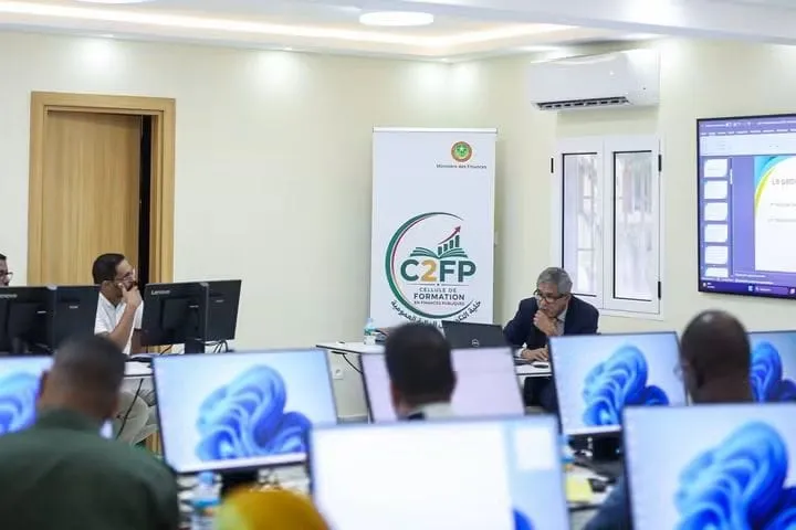 soum_Rchd's tweet photo. 🇲🇷 Le ministère des Finances lance une formation en rédaction administrative au profit d’une vingtaine d’agents, afin de renforcer leurs compétences, d’améliorer la communication interne et de moderniser les pratiques administratives. https://t.co/6WmivuzzYQ