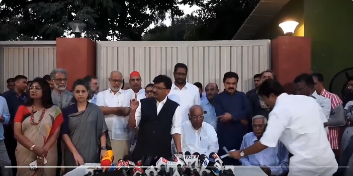 techlinks258's tweet photo. @INCIndia pichle 12 saal me se 5 saal to ye bhi Modi aur Amit Shah ke aand choos raha tha. Tab ise ye sab dikahi nahi deta tha .Desh virodhi Mafia to ye hain jo is taveer me dikhai de rahe hain. https://t.co/Wo5QQ8cFPk