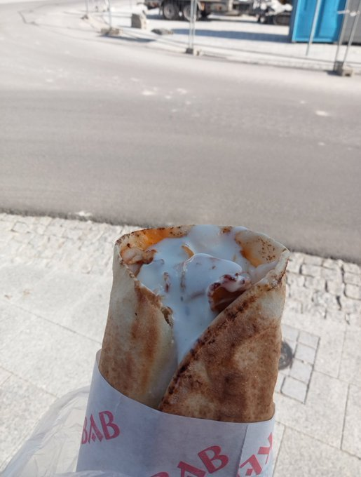 stuckelm03's tweet photo. plecak w szkole gdy straciłeś go z pola widzenia na 0.0001 sekundy https://t.co/kWPbfVXooQ