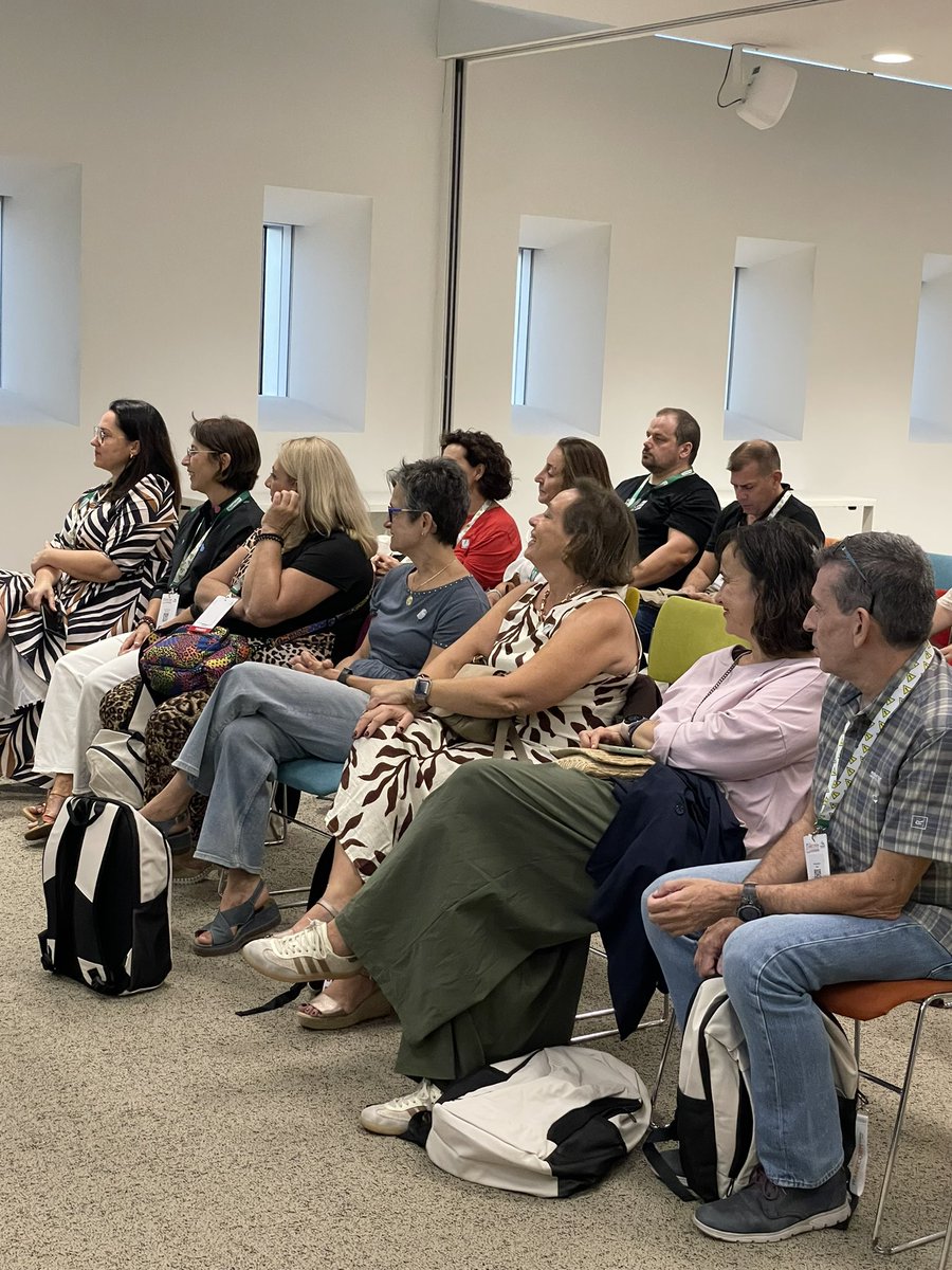anecorm's tweet photo. ¡Todo preparado! 💡
Reunión para revisar los últimos detalles organizativos y científicos

Mañana arrancamos en Valencia tres días de encuentro, conocimiento e innovación en enfermería de recursos materiales.

¡Bienvenidos! #19Anecorm https://t.co/gkK88SC2Vy