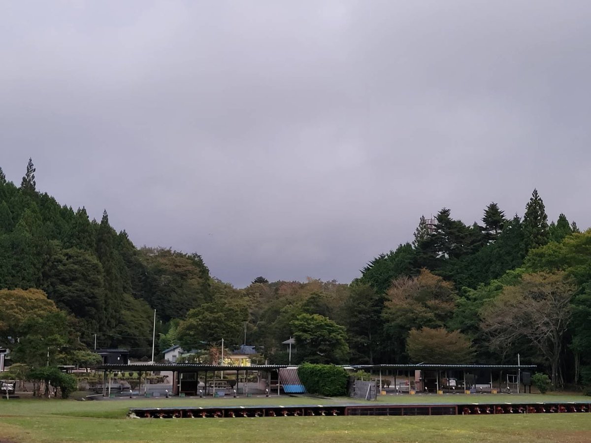 suyamashooting's tweet photo. おはようございます🌥️
10月14日（水）今朝の須山情報です。
天気　曇り🌥️
気温　15℃
風　　微風
本日はスキート面予約が入ってます。
今日の須山は寒いです😨
上着をご持参の上ご来場くださいませ。

本日も皆様のご来場スタッフ一同心よりお待ちしております。 https://t.co/7ImWokEoHQ