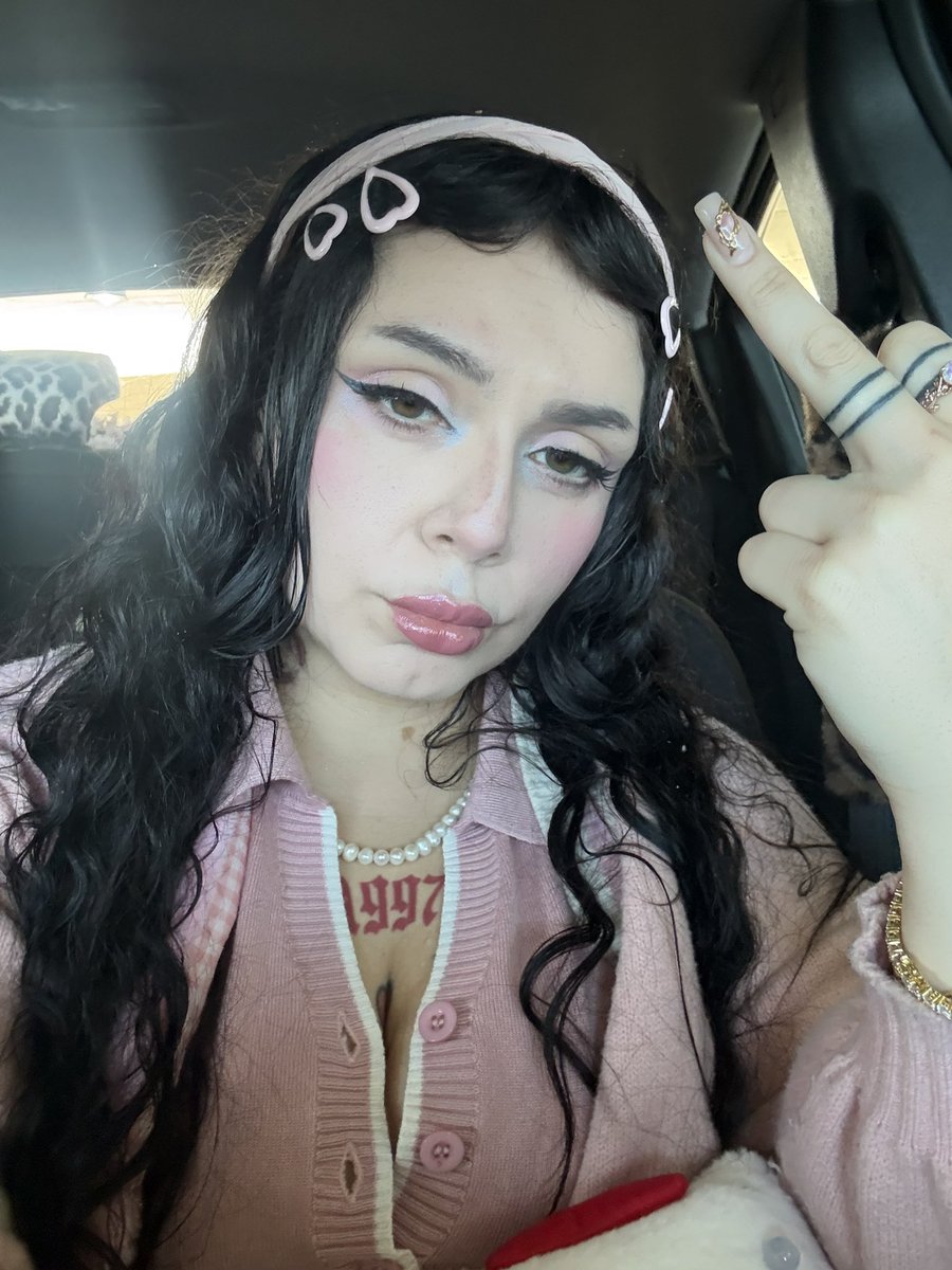 Princ3sschubby's tweet photo. Pray to my pussy https://t.co/bALB1H9Gmm
