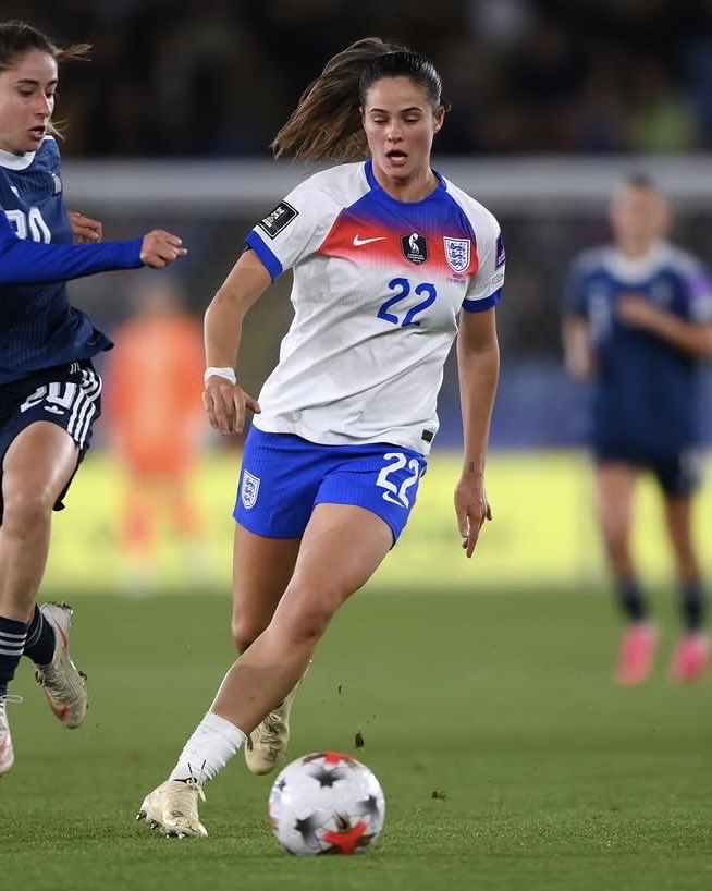 freyagodfreyyy's tweet photo. Unbelievably proud moment to make my senior debut, so incredibly grateful!!!
even more special to share it with such an amazing person 🦁 

@Lionesses https://t.co/9rxb2oC08y