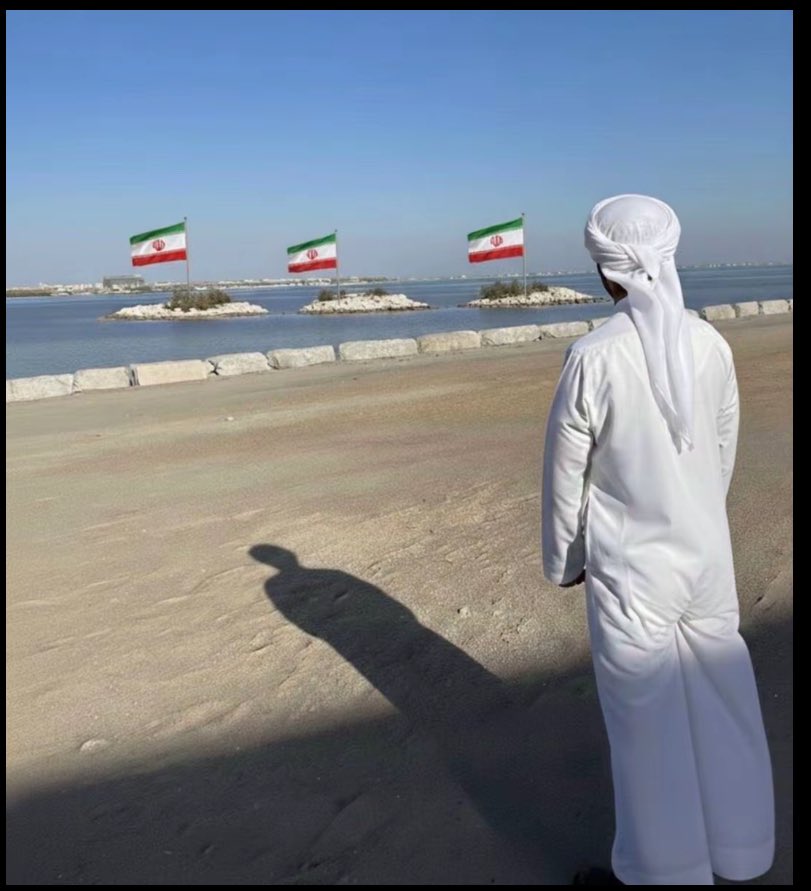 MAlsqyry's tweet photo. @A7medMansoori صادق بس الجزيره المحتله تعقب تخشها فيه 😉😂. https://t.co/fW5qonQML5