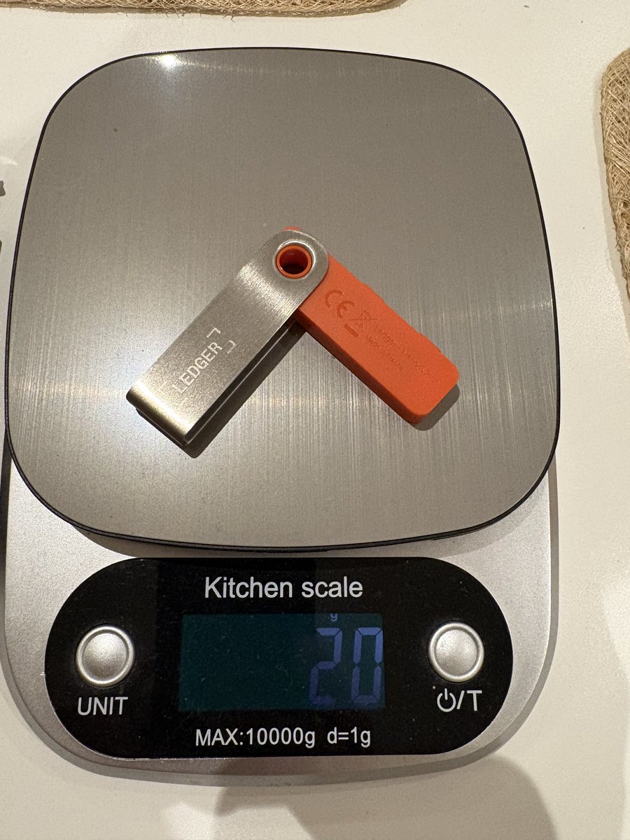 BulaNula1's tweet photo. Ledger Nano S+ made in France weighs 20.49 grams and made in Hungary weighs 20.52 grams

Have to use a precise jewelry scale to see difference otherwise you just get 20 or 21 grams

Thanks to @MagicalTux for the idea of weighing the devices to check without having to open them up https://t.co/zMsvOHHfQ3