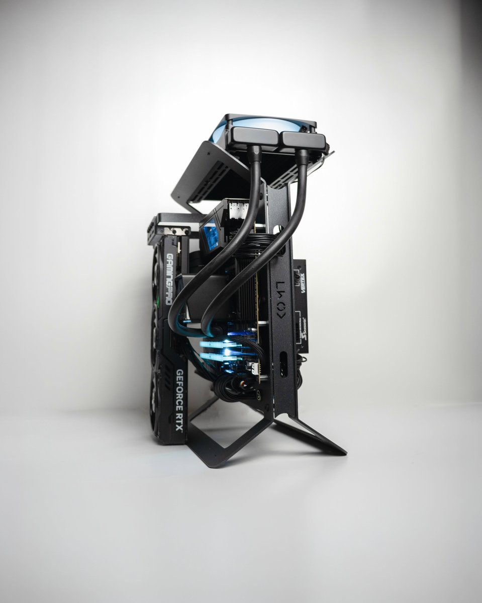 XPCMTeam's tweet photo. PC Build with @alphacool parts by Nico Cpk @CpkNicolas
#pcbuild #pcsetup #pcmodding #gamingpc #custompc #xpcm #watercooling #customloop https://t.co/Uc86kWdMXs