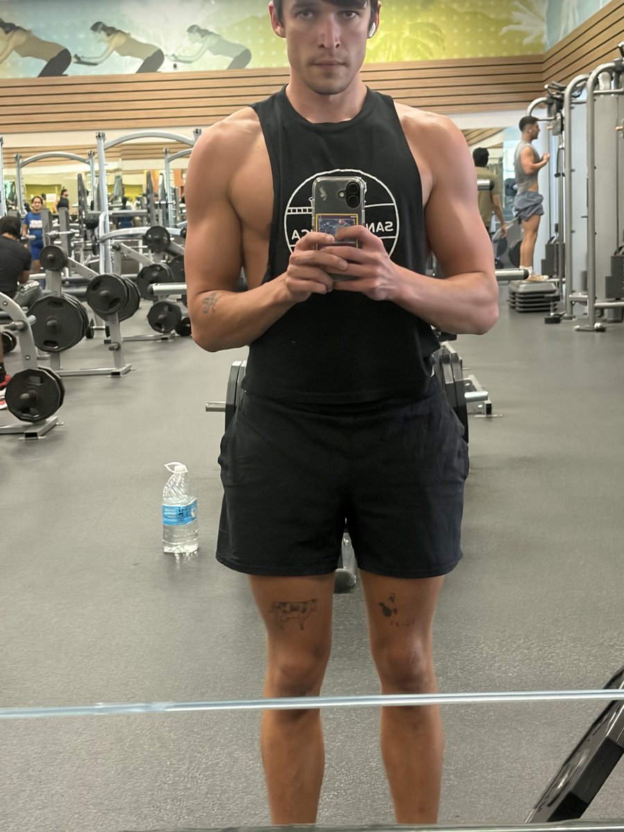 Cnrjmsmcg's tweet photo. Chest day best day https://t.co/ikp9d1oSXS