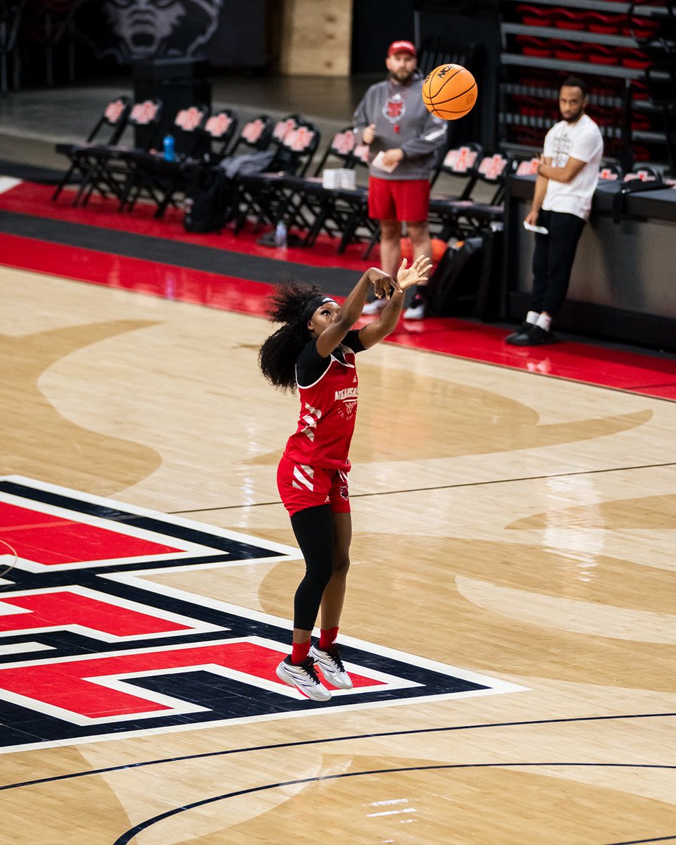 AStateWB's tweet photo. nothing but good energy 💯

#NetsAintFree x #WolvesUp🐺 https://t.co/akDG6l1WRl