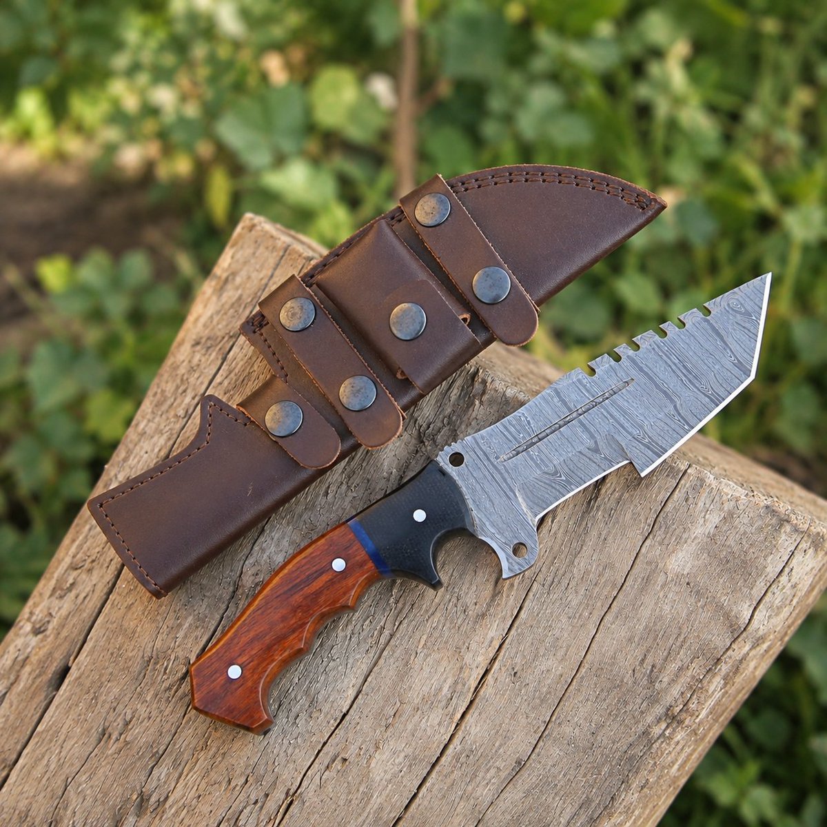 ironridgeworks's tweet photo. Custom Handmade Damascus Steel Hunting Tracker knife for sale. 
DM for details &amp; order.
#usatoday #usa #hunterxhunter #huntingknife #customknife #giftideas #giftforhim #USAirForceDay #outdoorlife #outdoors #huntinggear https://t.co/pGlBqKBFmj