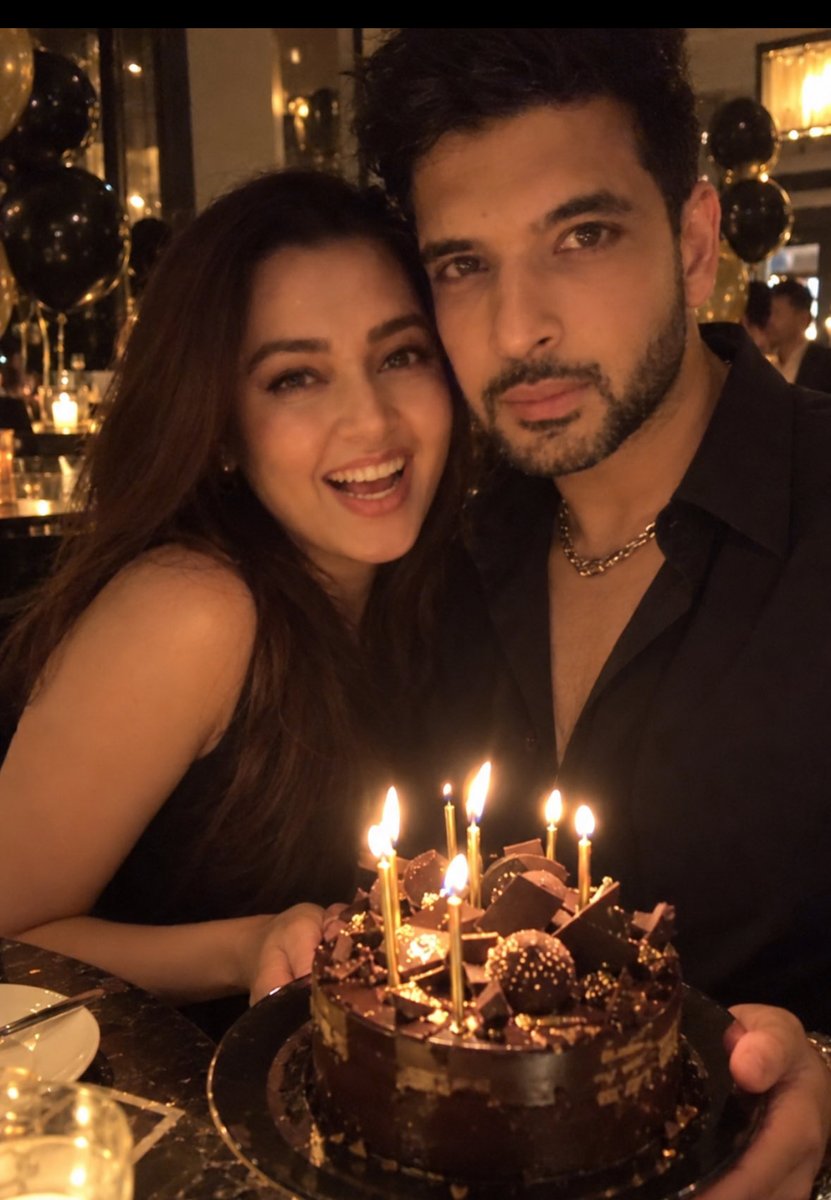 2Shanaya's tweet photo. Loooo Birthday Pic bas khush raho sab #TejRan https://t.co/Nbt5bQ6G0Q