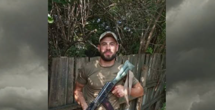 pogrebeckij's tweet photo. Експертиза підтвердила загибель захисника Дмитра Жирика із Близнюківської громади.

Дмитро народився та навчався на Близнюківщині. Згодом він працював на будівництві у Харкові, звідки улітку 2023 року його призвали на військову службу. Восени  Дмитро Жирик зник безвісти.

"На превеликий жаль, 15 жовтня 2023 року під час виконання бойового завдання в ході ведення бойових дій у Покровському районі Донецької області воїн загинув, залишившись вірним Військовій присязі та Українському народові", — зазначили в Близнюківській громаді.

У полеглого захисника залишилися батьки, брат, дружина та син.