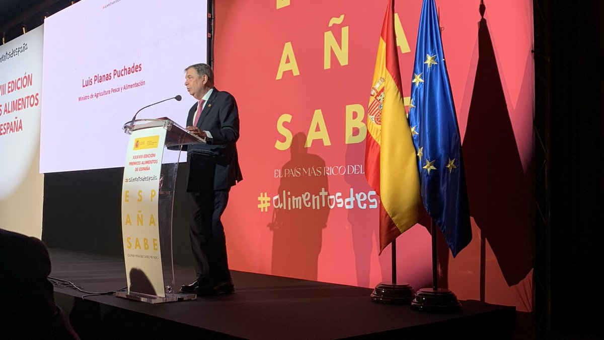 RevistaOlimerca's tweet photo. @LuisPlanas: "La #alimentación es uno de los activos estratégicos de nuestro país"
Premios #AñimentosdEspaña @gobmapa
#Olimerca https://t.co/ETDb2fABMz