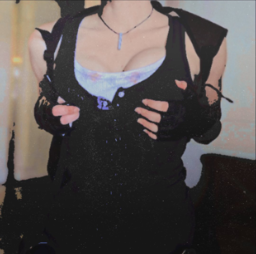 noirsbloom's tweet photo. ㅤㅤㅤㅤ  #𝒕𝒊𝒕𝒕𝒚𝒕𝒖𝒆𝒔𝒅𝒂𝒚 

ㅤㅤㅤㅤ just . .  Like 𝐭𝐡𝐢𝐬 . https://t.co/Dcnw6BVI9G