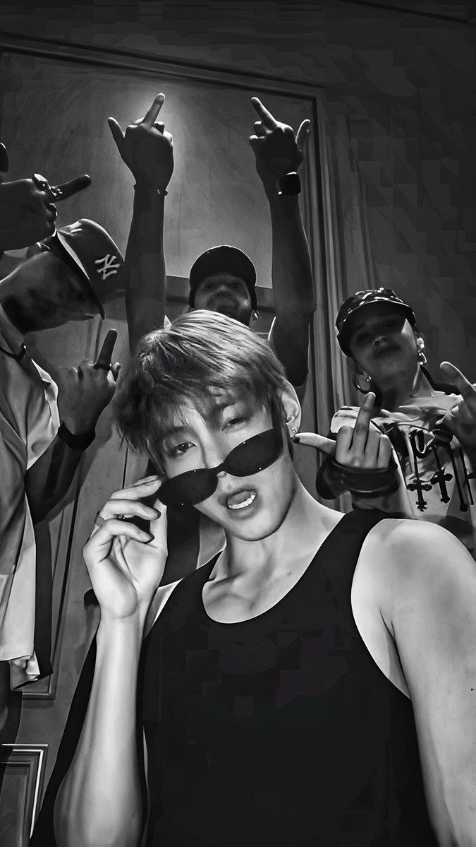 Agustdihhhhh's tweet photo. I vote #BTS for Fan’s Choice Male a #2026MAMAVOTE https://t.co/grNdRbwDfd