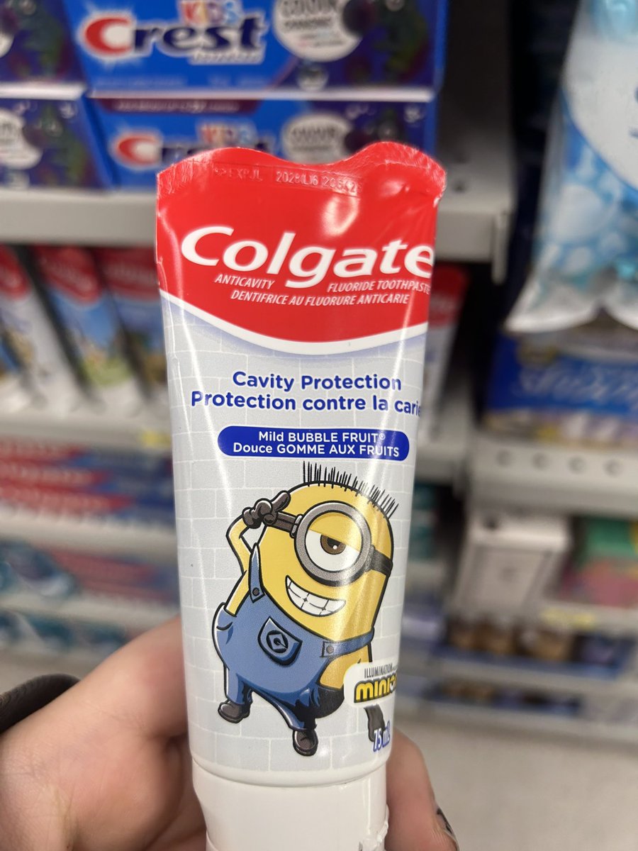 softavocadomush's tweet photo. My teeth about to be so clean https://t.co/IQZuqrKUrn