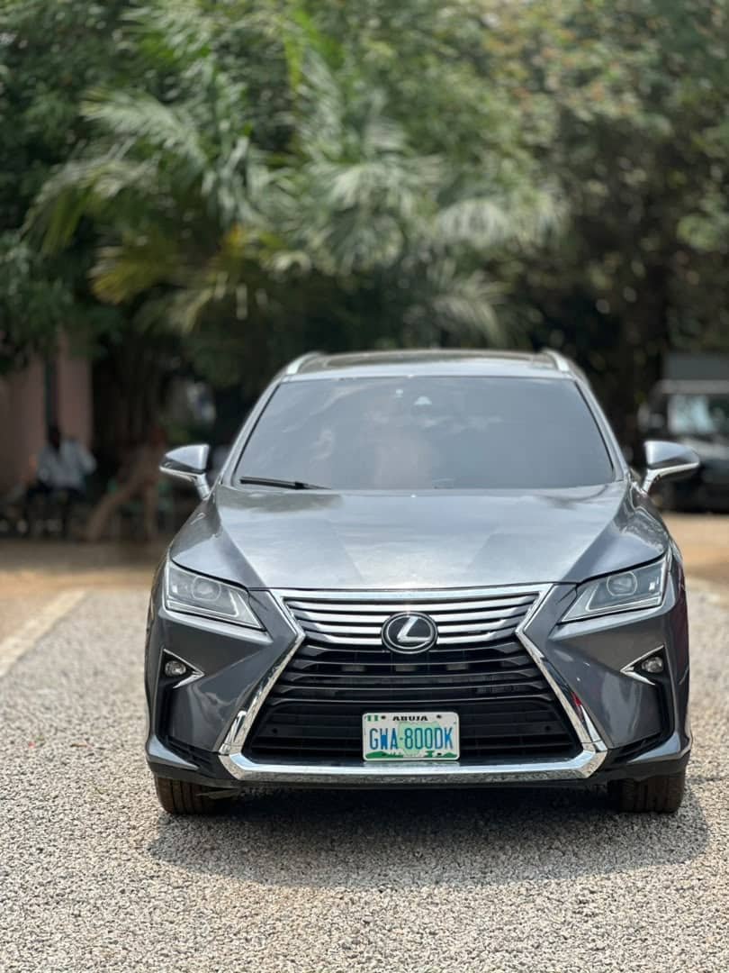 Psaater's tweet photo. Distress 2018 rx350 owner need money this morning 18m https://t.co/CZkELhKvca