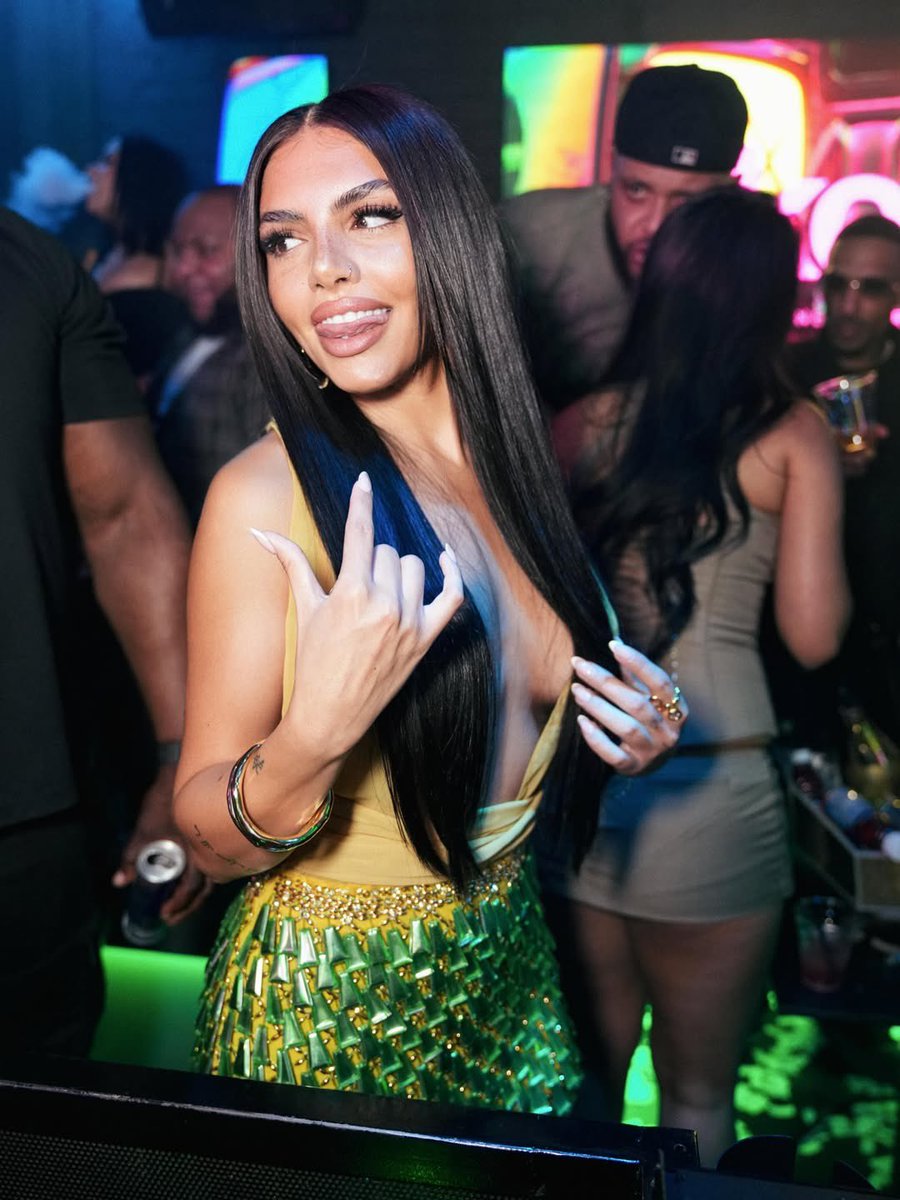 prettygirlao1 tweet picture