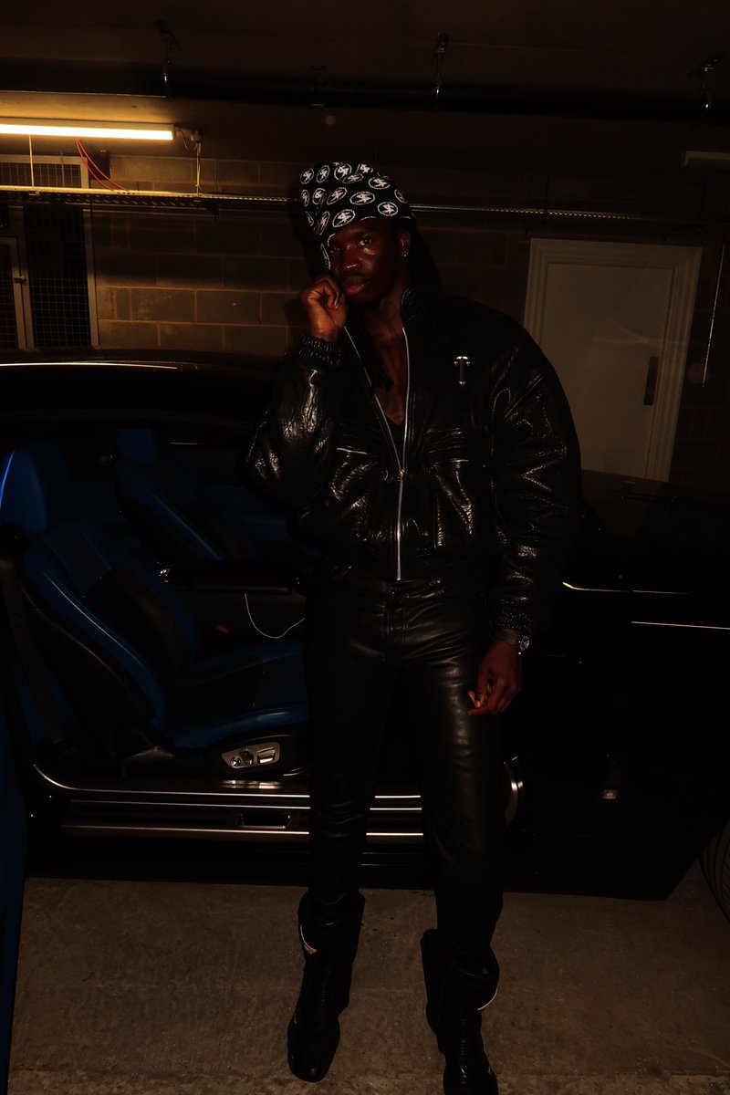 lanceyfouxx's tweet photo. !i https://t.co/hUuDf1KMqj