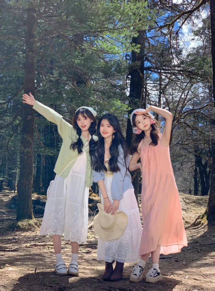 AlexaViolenbjr's tweet photo. [逗ちゃん、伟中さんと一緒に楽しい時間を過ごせて幸せだ]， https://t.co/aIZAPYCMiL