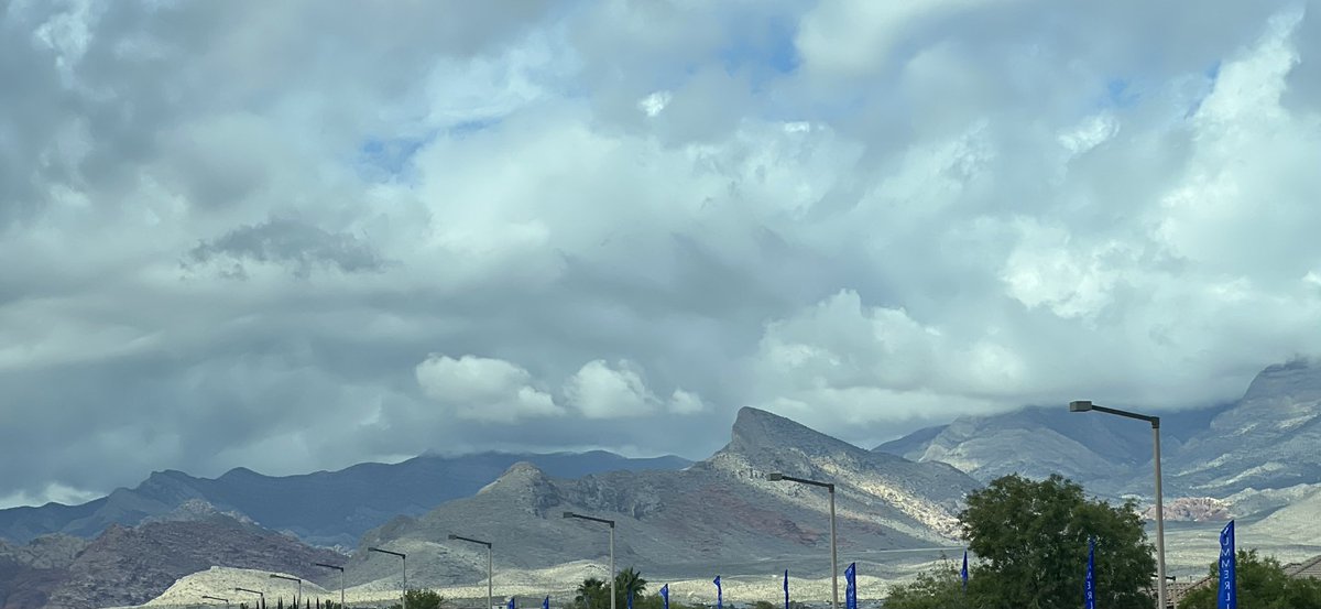elguerolanchero's tweet photo. #lasvegas #wx #lvwx #clouds all around the west and other parts of the city today https://t.co/XiKSZKDWVg