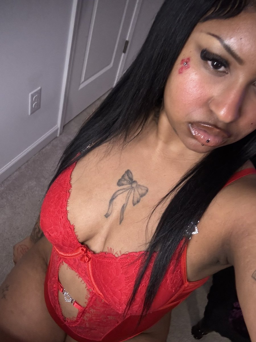 SojasArchive's tweet photo. 💋💋 if yall don’t already follow me :) https://t.co/FXYF6hTezE