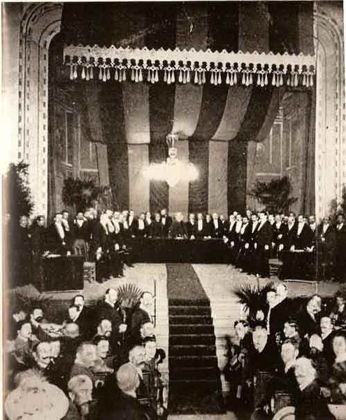 josepclim's tweet photo. El 13 d’octubre del 1906, enguany fa 120 anys, s'inaugurava a Barcelona el I Congrés Internacional de la Llengua Catalana, amb una impressionant assistència popular, més de 3.000, una fita importantíssima en la recuperació i normativització de la llengua catalana https://t.co/89Qo4cglX9