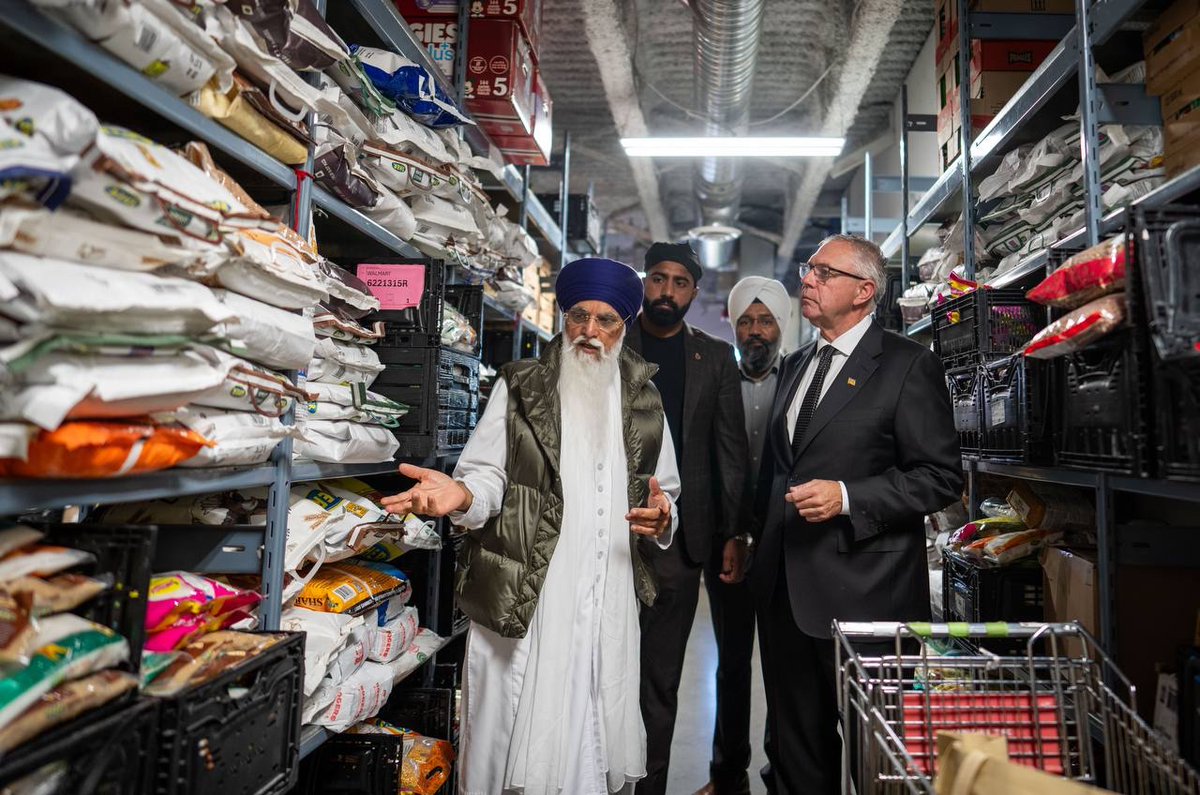 LDoerkson's tweet photo. It was a pleasure to be back in Surrey, visiting Gurdwara Dukh Nivaran Sahib and the Guru Nanak Food Bank.

Sikh British Columbians have a proud tradition of seva, entrepreneurship and giving back. Their contributions strengthen our communities and support families across the province.

Thank you to everyone in the Sikh community for the warm welcome and blessings, and to the GNFB volunteers for their vital work supporting families facing difficult times.