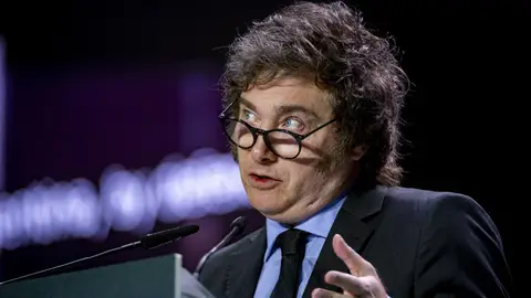 El_vengaK's tweet photo. No dio clases por 25 años.
No tiene titulo en la UBA, como puso en un libro. 
El doctorado es Honoris causa, entregado en el garage del papá de su amigo.
Sus libros son plagios del rincon del vago. https://t.co/cMYmhQnnGW