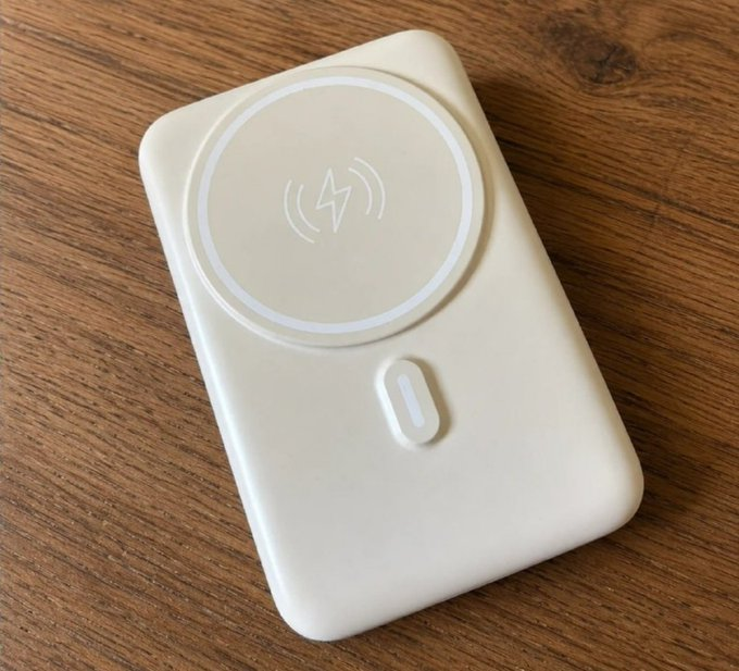 TechIndica's tweet photo. 🔋🔥 POWER BANK GEONAV COM 60% OFF!

💥 DE R$ 329,00 POR R$ 131,66 NO PIX! 😱
⚡ 10.000 mAh, carregamento por indução e MagSafe!
🎟️ CUPOM: FULLLANDING
💸 ECONOMIZE R$ 197,34!

🏷️ Aproveite as ofertas na Shopee, Amazon e Mercado Livre — use o cupom! 🛍️

👇 CONFIRA A OFERTA:
https://t.co/nuNmAFZkG0

📲 Mais ofertas e cupons:
https://t.co/dbG5CjOUtd