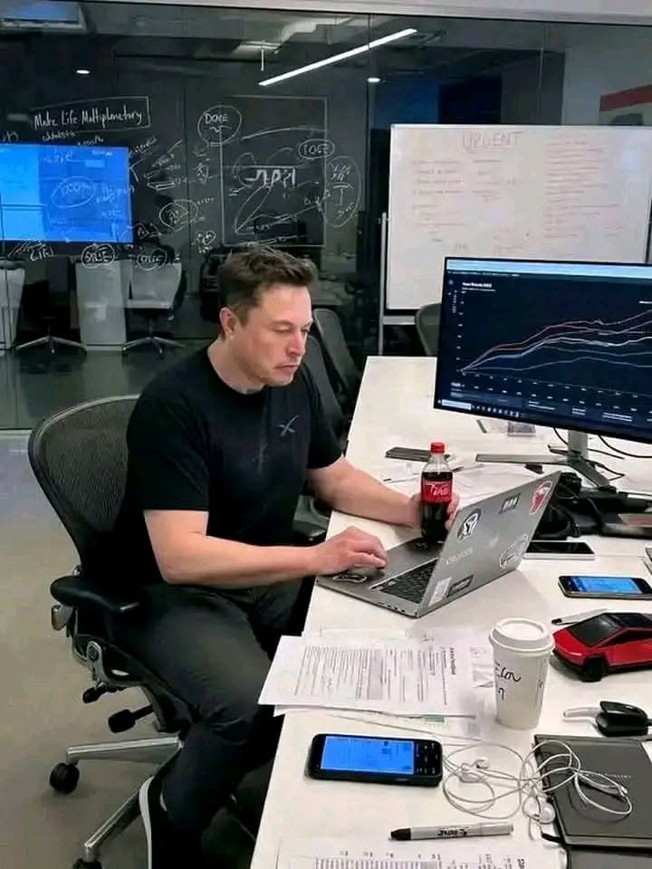 oana222's tweet photo. Everytime is the best time to remember to my loving one that I would like to make him happiest in the world ...  No distance can keep us apart @elonmusk ❤️❤️ https://t.co/vmGrTkt3uC